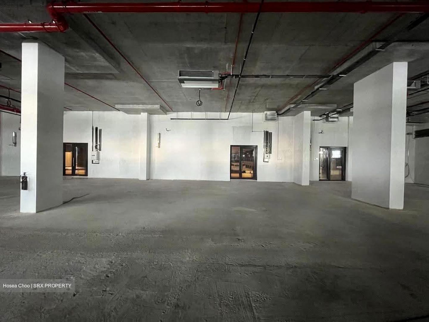 Middle Road (D7), Retail #608526651